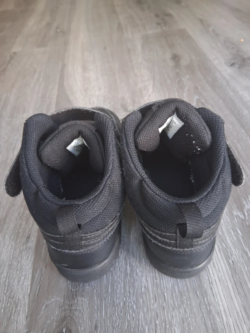 Nike Boy's Court Borough Mid Black Sneakers CD7783-001  Size 2.5